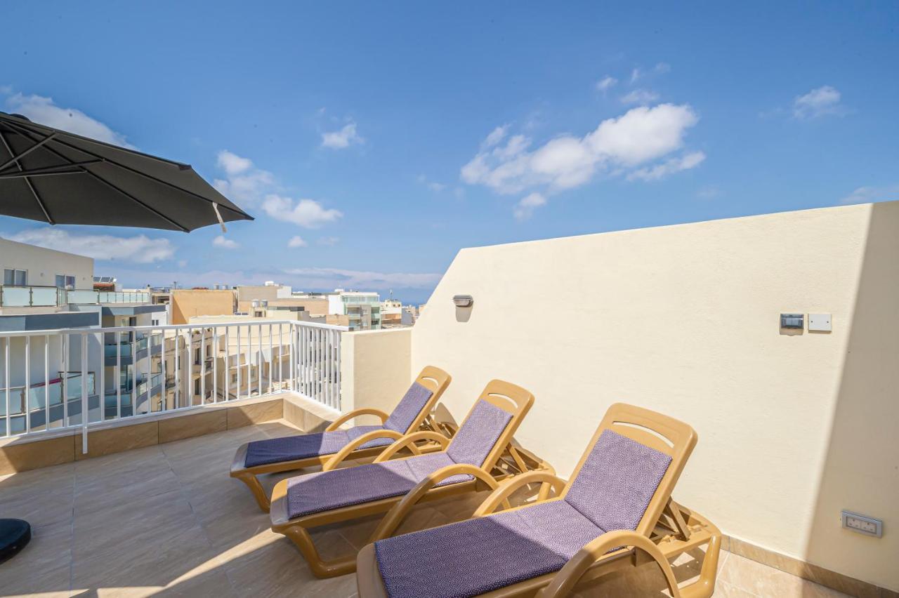 Summer Breeze Penthouse With Private Hot Tub & Terrace With Panoramic Views, By Getawaysmalta Mellieha Luaran gambar