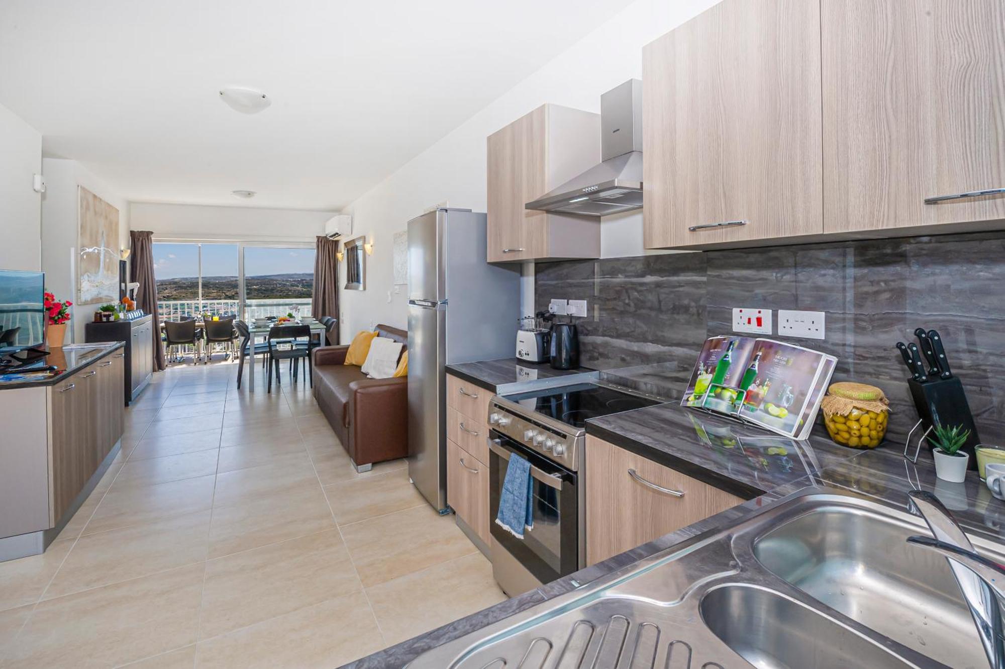 Summer Breeze Penthouse With Private Hot Tub & Terrace With Panoramic Views, By Getawaysmalta Mellieha Luaran gambar