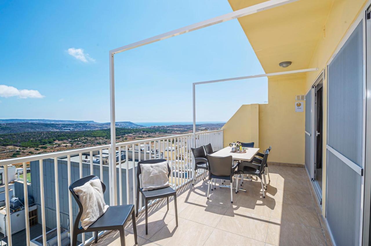 Summer Breeze Penthouse With Private Hot Tub & Terrace With Panoramic Views, By Getawaysmalta Mellieha Luaran gambar
