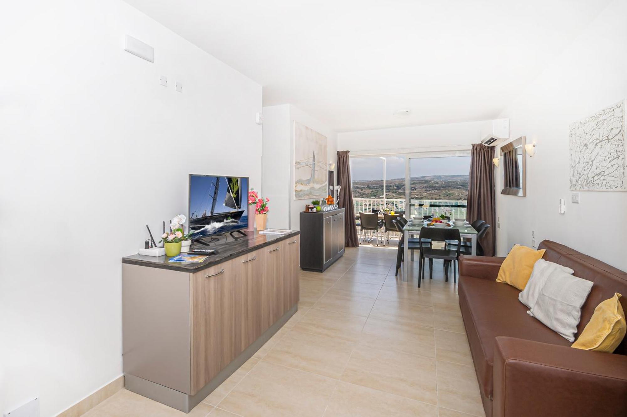 Summer Breeze Penthouse With Private Hot Tub & Terrace With Panoramic Views, By Getawaysmalta Mellieha Luaran gambar