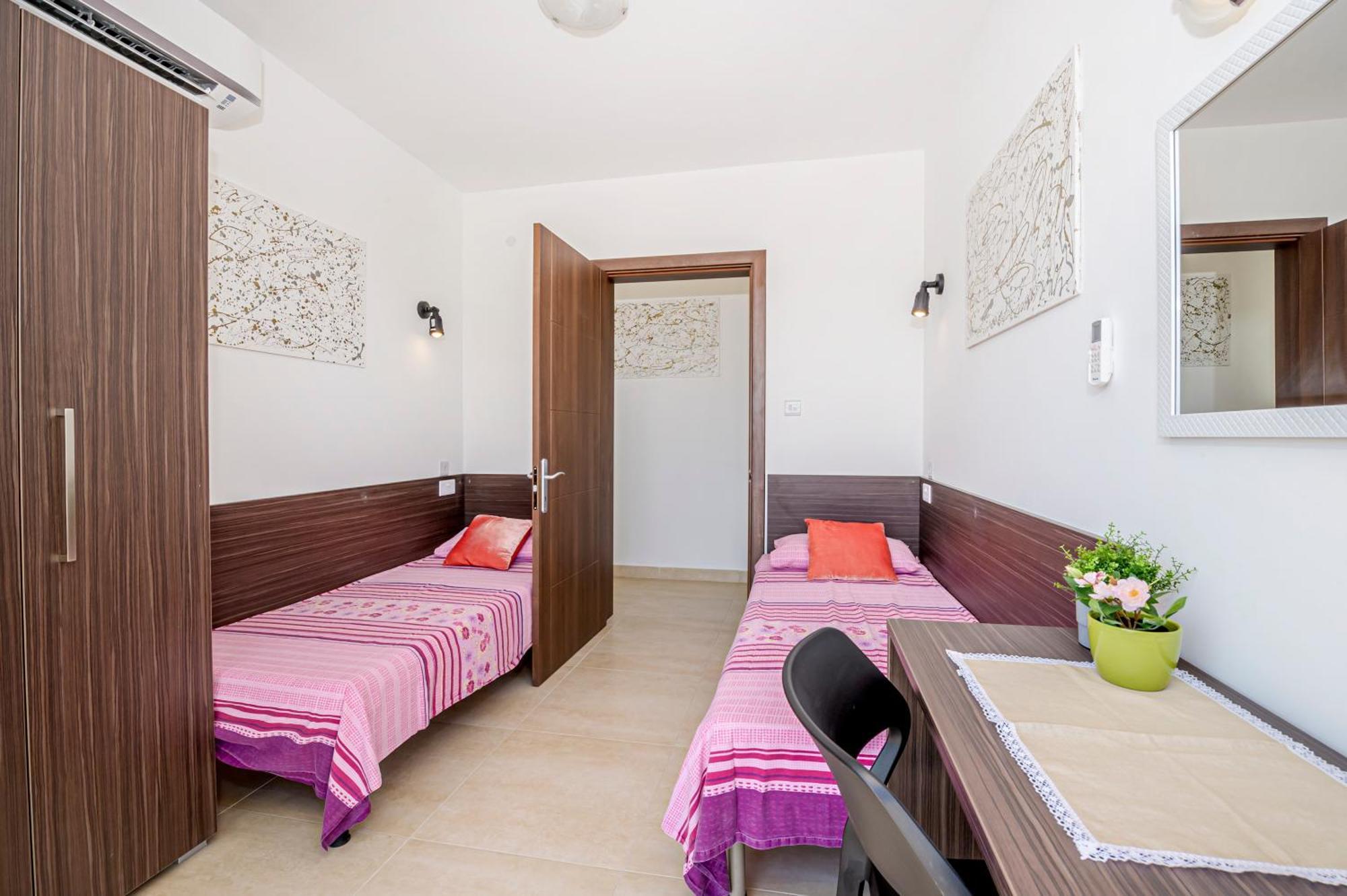 Summer Breeze Penthouse With Private Hot Tub & Terrace With Panoramic Views, By Getawaysmalta Mellieha Luaran gambar